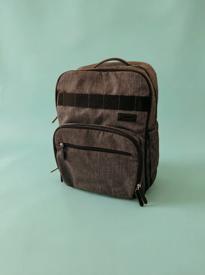 Bebefit Diaper Backpack in grey with front zipper pocket, bebefit.eu