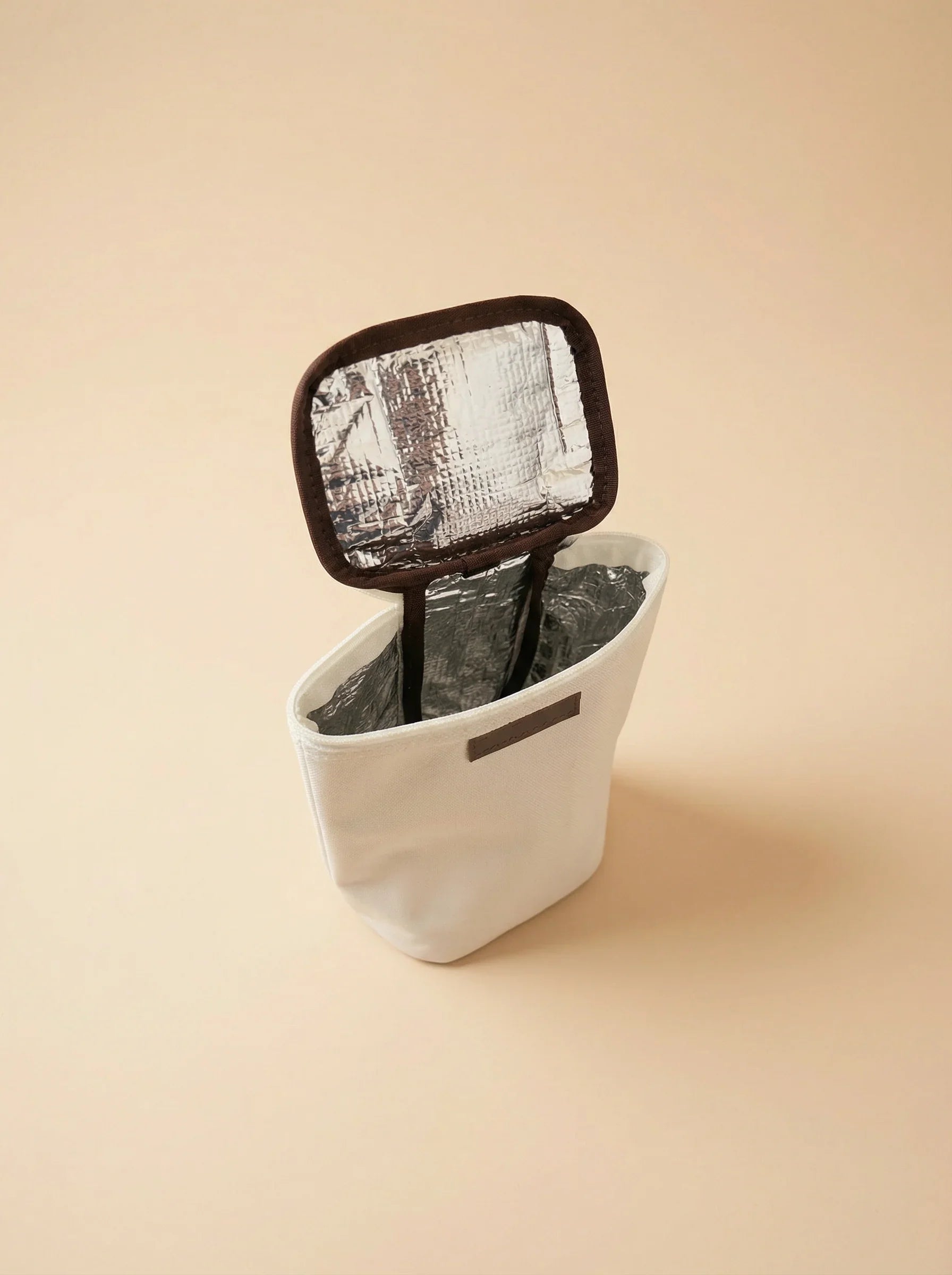 Insulated bottle pouch with open silver lining, Bebefit.eu, Insulated Bottle Pouch.